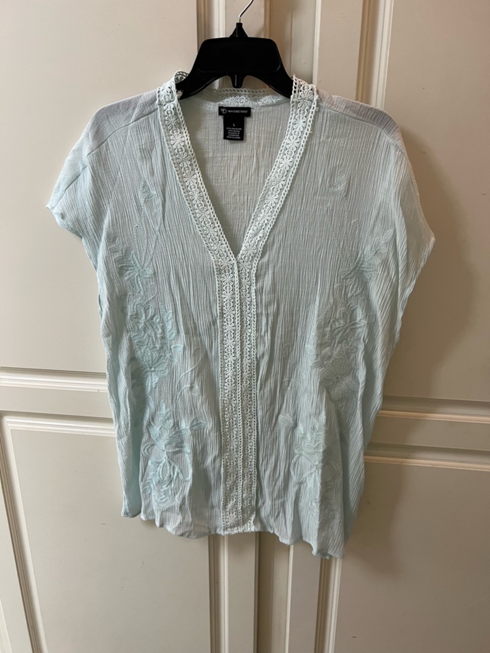 new directions Pale Blue Lace-Trim Embroidered V-Neck Tunic Top NWOT